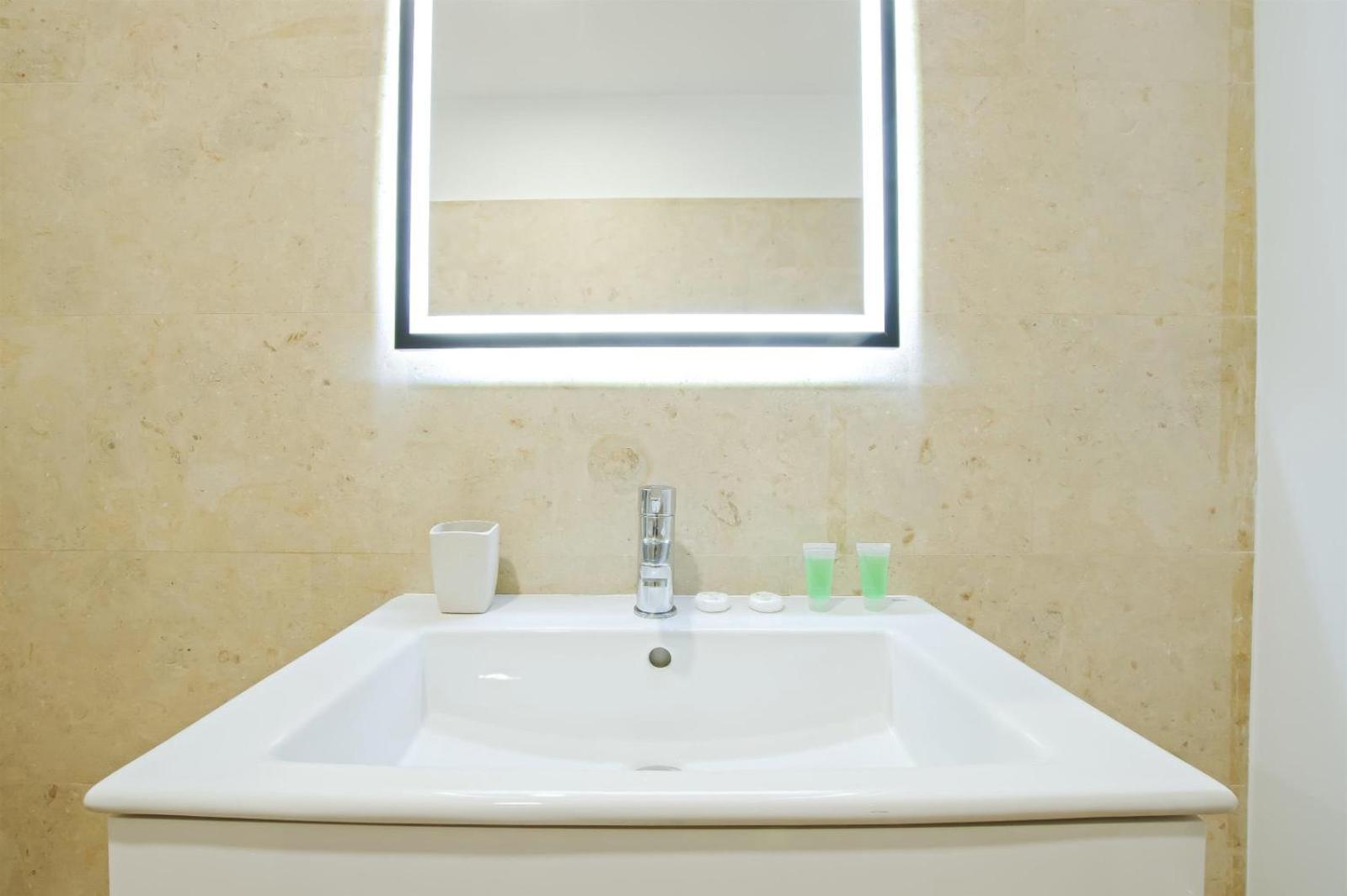 Himson-Designer1 Apartment Ясси Екстер'єр фото
